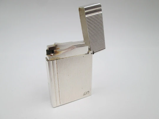 S.T. Dupont lighter. Rolled silver plated. Lines pattern. Original box. 2002's