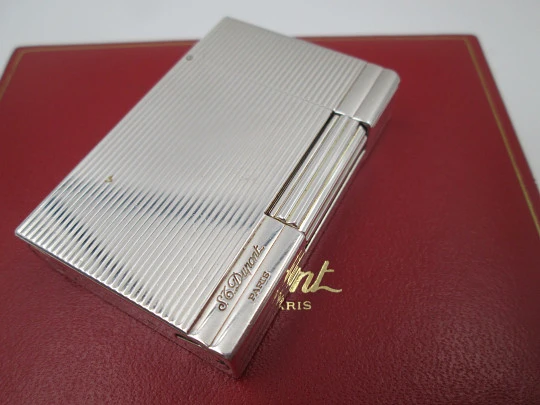 S.T. Dupont lighter. Rolled silver plated. Lines pattern. Original box. 2002's