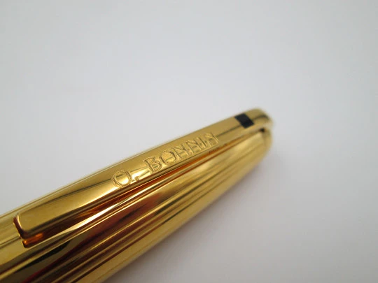 S.T. Dupont Olympio fountain pen. 23 microns gold plated. 18k nib. Box