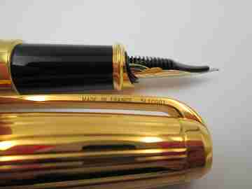 S.T. Dupont Olympio fountain pen. 23 microns gold plated. 18k nib. Box