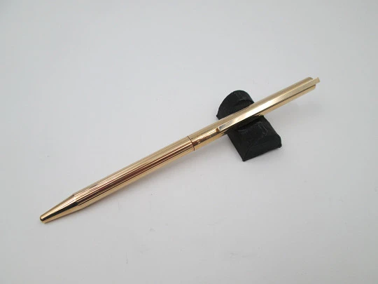 S.T. Dupont París Classique ballpoint pen. Gold filled. Original box. 2000's. France