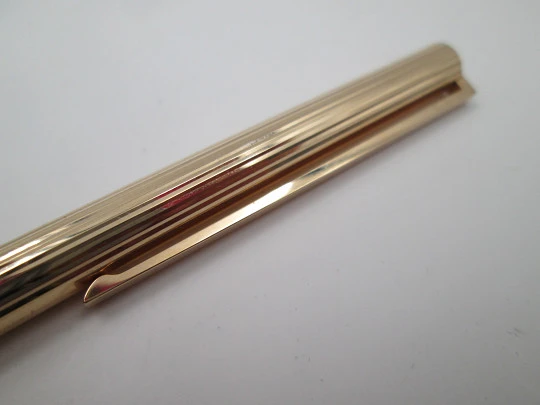 S.T. Dupont París Classique ballpoint pen. Gold filled. Original box. 2000's. France