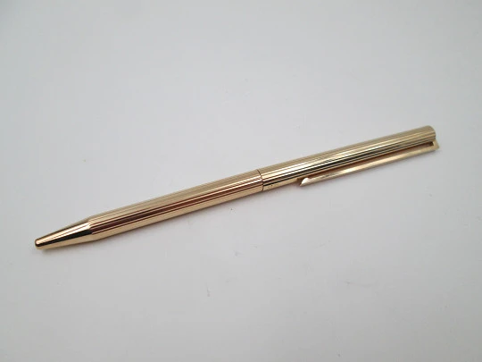 S.T. Dupont París Classique ballpoint pen. Gold filled. Original box. 2000's. France