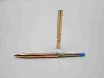 S.T. Dupont París Classique ballpoint pen. Gold plated metal. Original box. 1990's. France