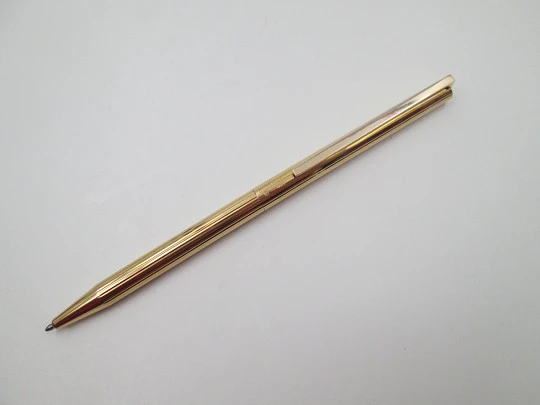 S.T. Dupont París Classique ballpoint pen. Gold plated metal. Original box. 1990's. France