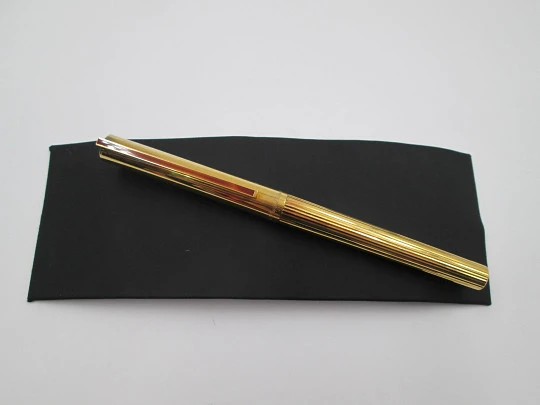 S.T. Dupont París Classique fountain pen. 925 sterling silver vermeil. Box. 2000's