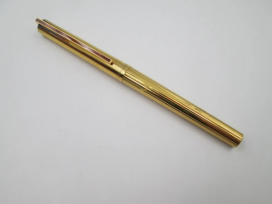 S.T. Dupont París Classique fountain pen. 925 sterling silver vermeil. Box. 2000's