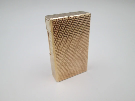 S.T. Dupont París. Chapado oro. Patrón geométrico. Francia. 1990