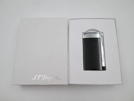 S.T. Dupont Slim 7 torch flame gas lighter. Black lacquer and chrome metal. Box. 2020's