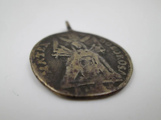Sahúco Christ and Virgin Dolorosa bronze oval medal. Ring on top. Italy. 18th century