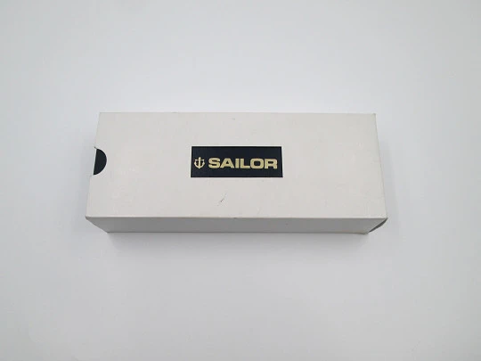 Sailor. Black resin & gold plated details. TIGP nib. Original box. 1990's. Converter