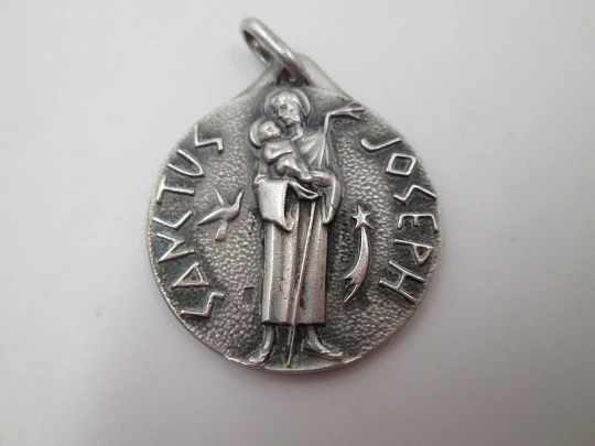 Saint Joseph religious medal. 925 sterling silver. High relief. Spain. 1970's