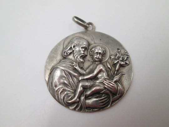 Saint Joseph with the Child medal. Sterling silver. High relief. 1950's. Europe