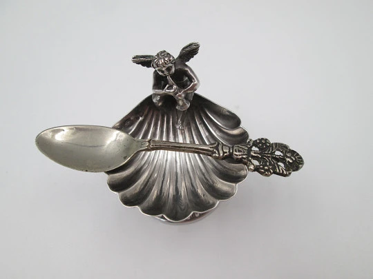 Salero / azucarero Pedro Durán. Concha con querubín flautista. Plata de ley. 1970 Salero / azucarero Pedro Durán. Concha con querubín flautista. Plata de ley. 1970