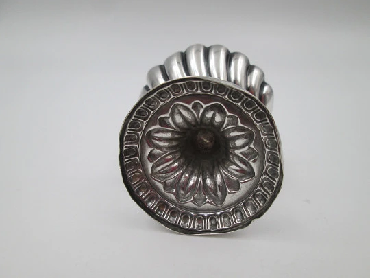 Salero / azucarero Pedro Durán. Concha con querubín flautista. Plata de ley. 1970 Salero / azucarero Pedro Durán. Concha con querubín flautista. Plata de ley. 1970