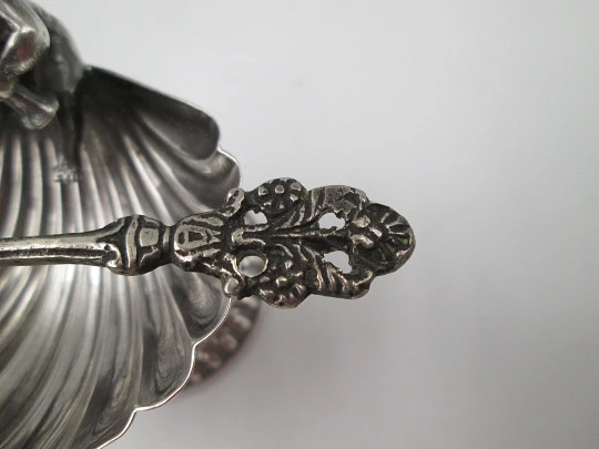 Salero / azucarero Pedro Durán. Concha con querubín flautista. Plata de ley. 1970 Salero / azucarero Pedro Durán. Concha con querubín flautista. Plata de ley. 1970