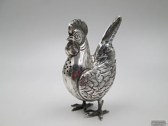Salero de mesa. Plata de ley. Años 50. España. Figura gallina Salero de mesa. Plata de ley. Años 50. España. Figura gallina