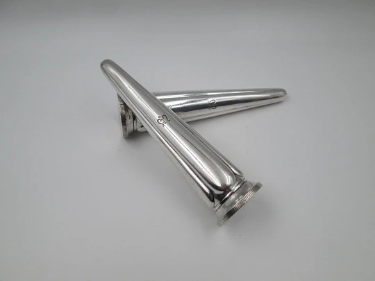 Salero y pimentero para servicio de mesa Elkington & Co. Metal bañado en plata. 1960