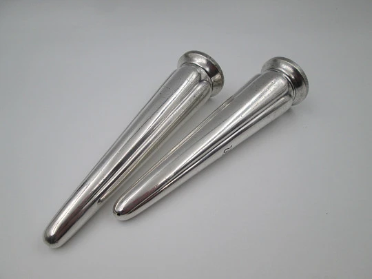 Salero y pimentero para servicio de mesa Elkington & Co. Metal bañado en plata. 1960