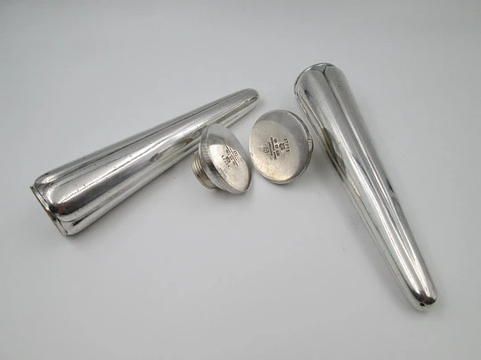 Salero y pimentero para servicio de mesa Elkington & Co. Metal bañado en plata. 1960