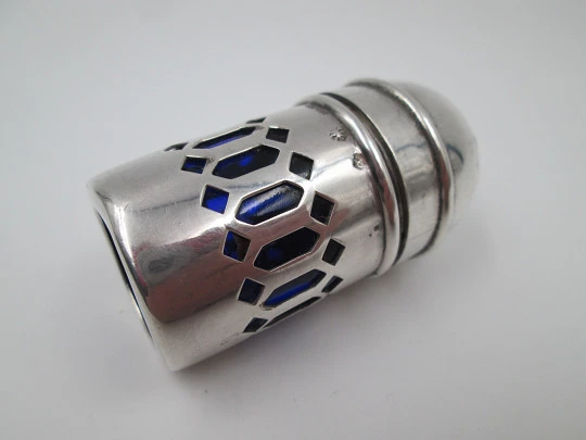 Salt & pepper shaker. 925 sterling silver and blue crystal. 1980's. Openwork design