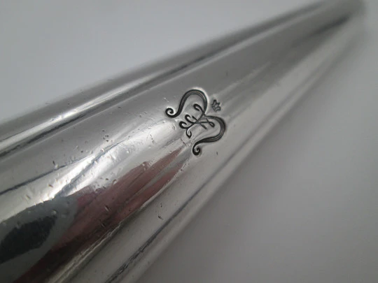 Salt & pepper shakers for table service. Elkington & Co. Silver plated. England. 1960's