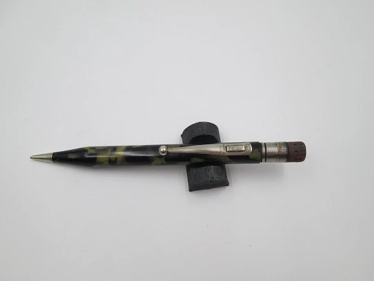 Salz. Cream & black celluloid and nickel plated trims. Twist system. Eraser on top. 1930's