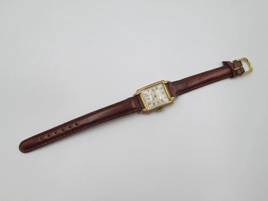 Samovar ladie's wristwatch. Manual wind. Gold plated & steel. Leather strap. 1940's