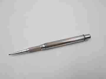 Sampson Mordan mechanical pencil. Sterling silver. United Kingdom. Lines pattern. 1910's