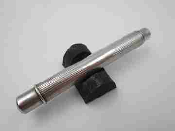 Sampson Mordan mechanical pencil. Sterling silver. United Kingdom. Lines pattern. 1910's