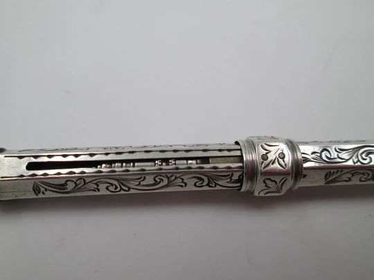 Sampson Mordan mechanical propelling twist pencil. Silver & nacre. 1900's