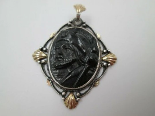 Santiago Apostle medal. Silver, gold and jet. 1920's. High relief. Spain