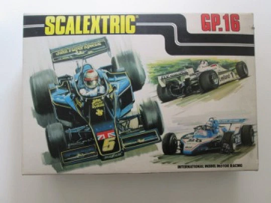 Scalextric GP-16 scale race set. Ligier JS 11 cars. Exin. 1980's. Spain