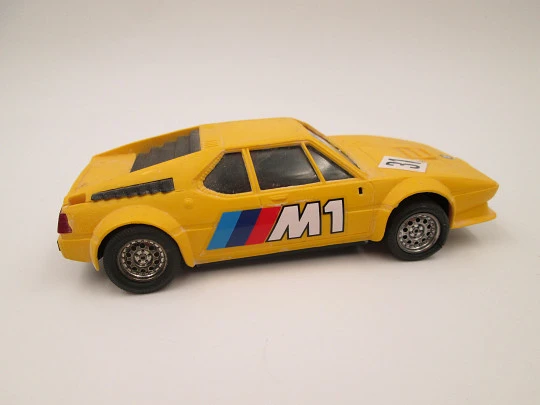 Scalextric. Coche BMW M1. Amarillo y negro. Exin. 1980. España