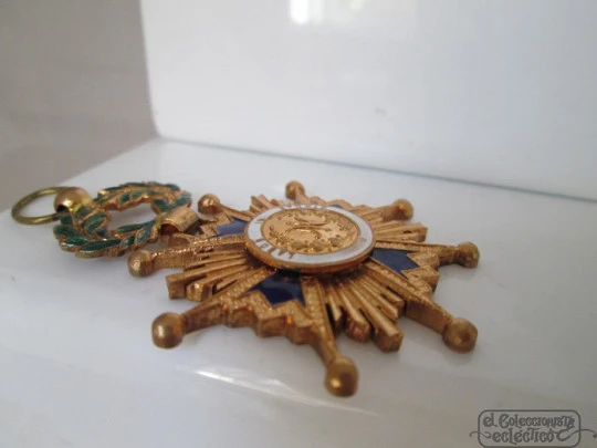 School merit medal. 1950's. Gold metal and colours enamel. Spain