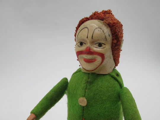 Schuco drummer clown clockwork toy. Tinplate and colours felt. Germany. 1930's