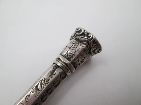 Scott Wing & Co. mechanical propelling twist pencil. Silver. England. 1900's