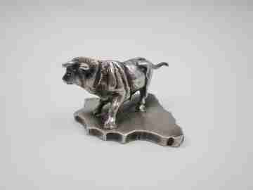 Sculpture / paperweight fighting bull on Spain map. 925 sterling silver. 1980's