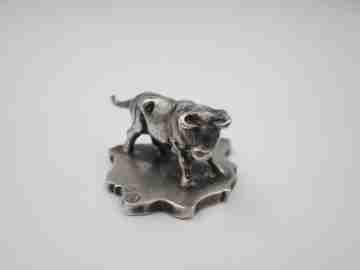 Sculpture / paperweight fighting bull on Spain map. 925 sterling silver. 1980's