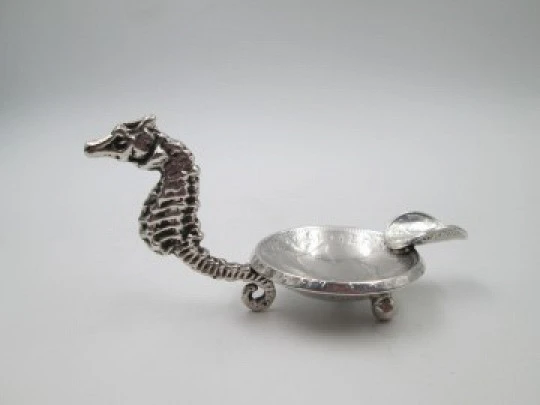 Seahorse ashtray. 5 pesetas Alfonso XIII coin. Sterling silver. 1970's. Spain