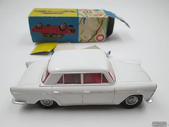 Seat 1500. Gozan. Caja. Coche a fricción. 1969. Plástico, metal y goma