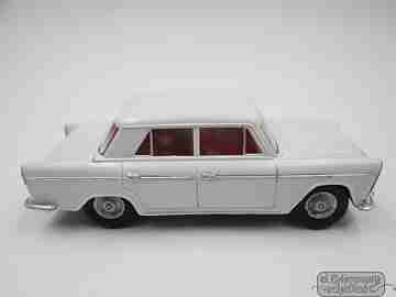 Seat 1500. Gozan. Caja. Coche a fricción. 1969. Plástico, metal y goma