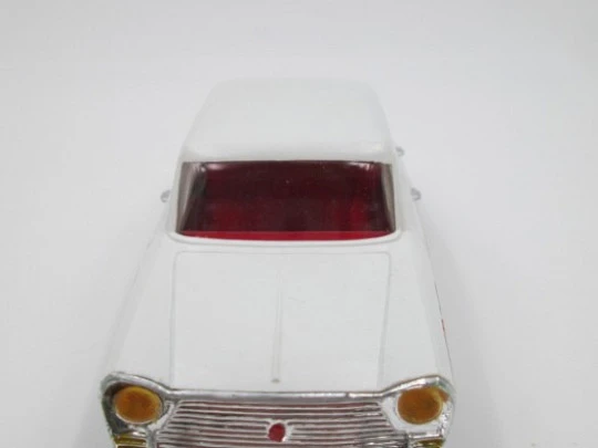 Seat 1500. Gozan. Caja. Coche a fricción. 1969. Plástico, metal y goma