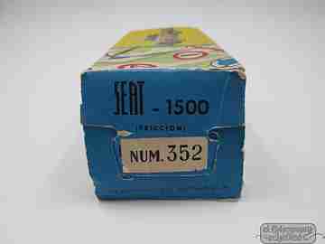 Seat 1500. Gozan. Caja. Coche a fricción. 1969. Plástico, metal y goma