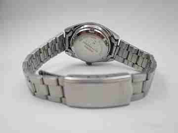 Seiko 5 lady wristwatch. Steel. Automatic. Date & day. Bracelet. 1980's. Japan