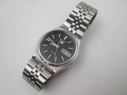 Seiko 5. Acero inoxidable. Automático. Calendario. Brazalete. Japón. 1990