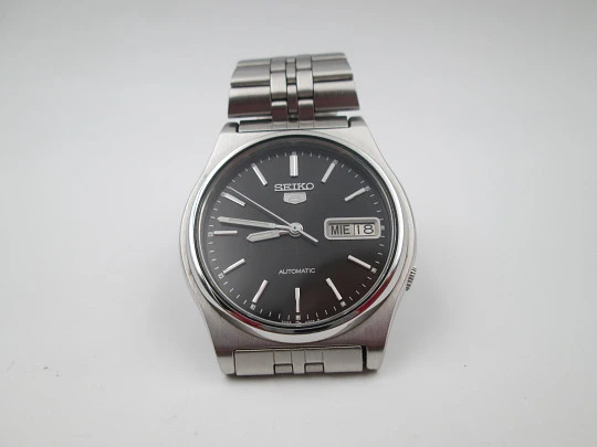 Seiko 5. Acero inoxidable. Automático. Calendario. Brazalete. Japón. 1990
