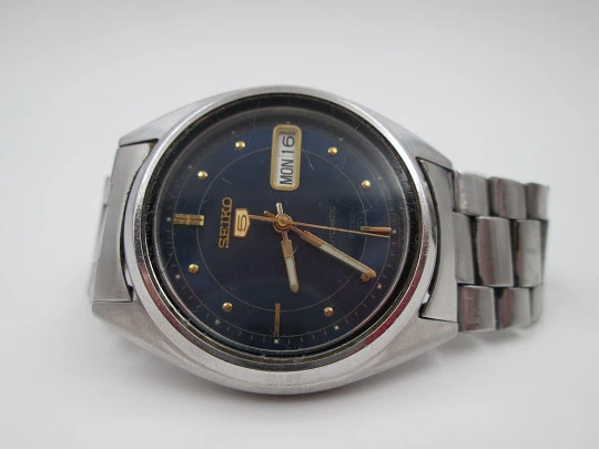 Seiko 5. Acero inoxidable. Automático. Esfera azul. Brazalete. 1980. Japón