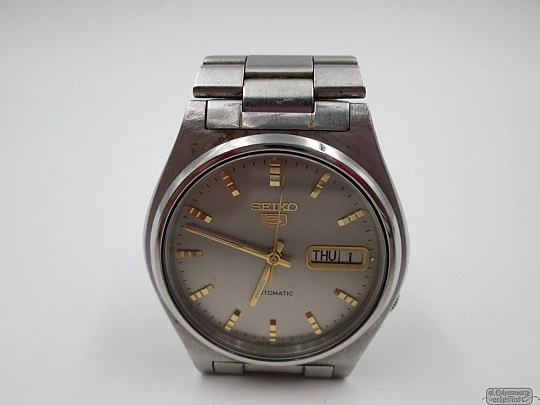 Seiko 5. Automatic. Calendar (date & day). Bracelet. 1980's. Japan