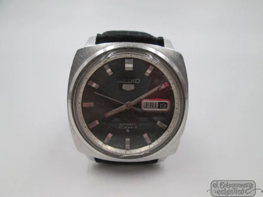 Seiko 5. Automatic. Calendar (date & day). Leather strap. 1980's. Black dial